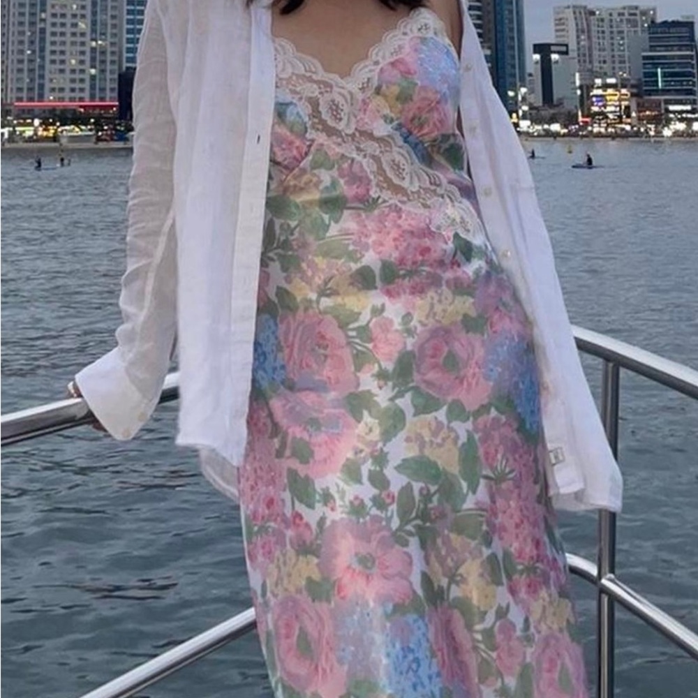 Vintage midi floral slip dress :)